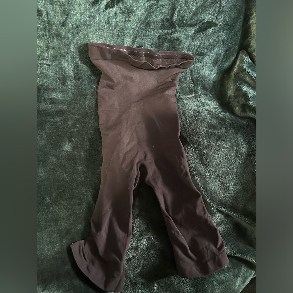 SKIMS HIGH-WAISTED ABOVE THE KNEE SHORT
